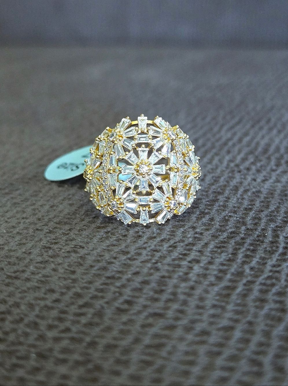 Rachel Zoe Gold💛 Floral🌼 Dome Ring💍 - NWT